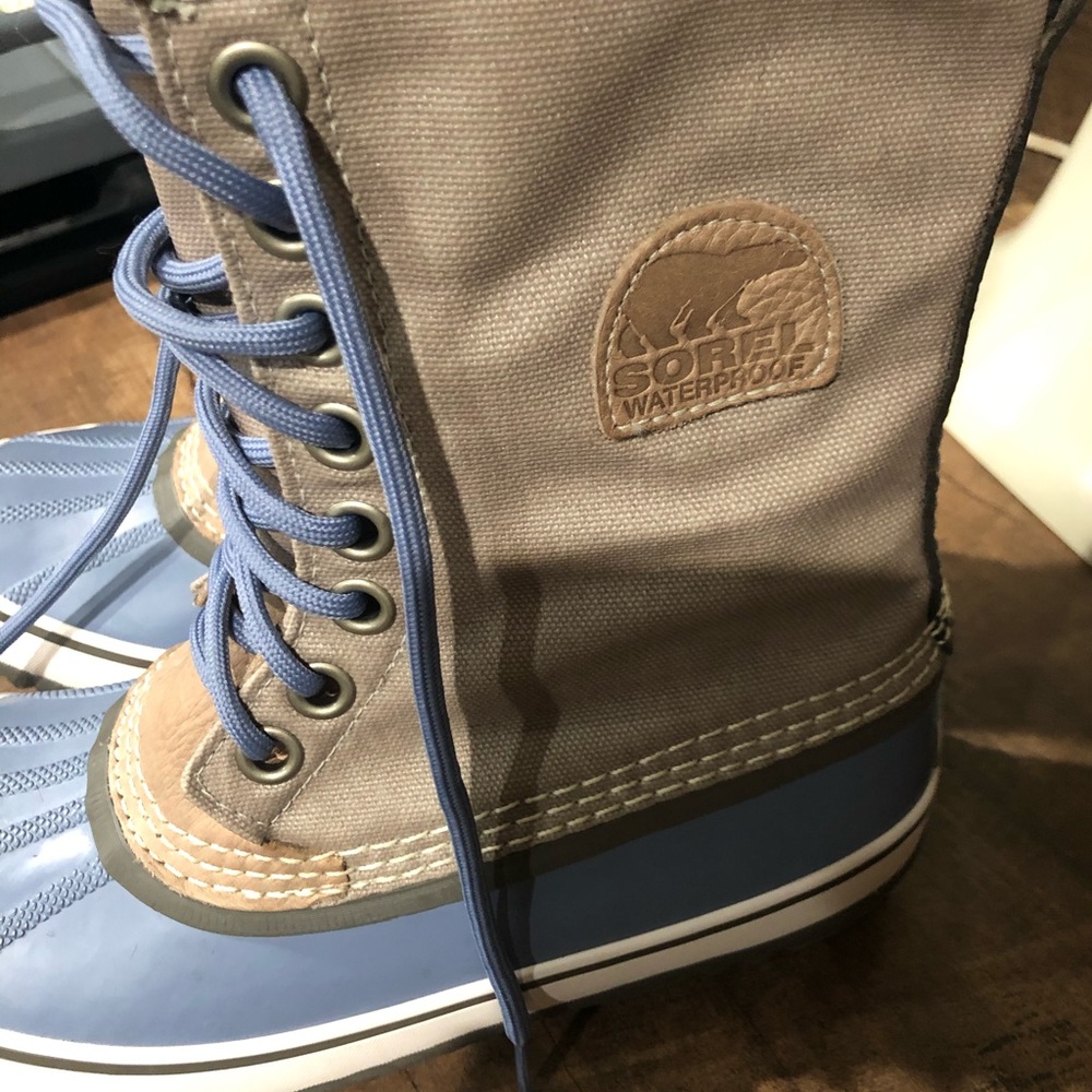 Sorel size 8 women’s boots ***new***